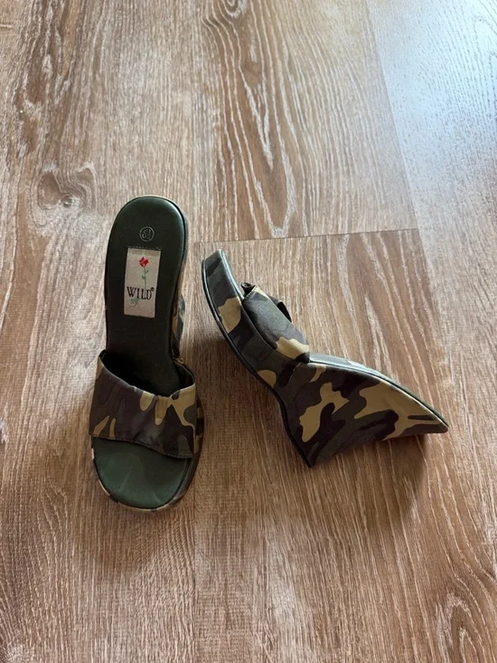 SOLD - Picture 3 of 5